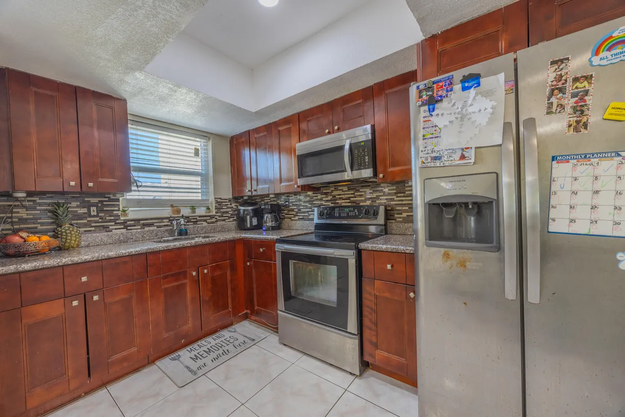 South Florida Real Estate | View 1211 Seaview Drive | Listing