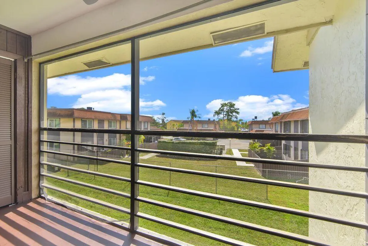 South Florida Real Estate | View 5954 Longbow Lane, 6 | 2 Beds, 2 Baths