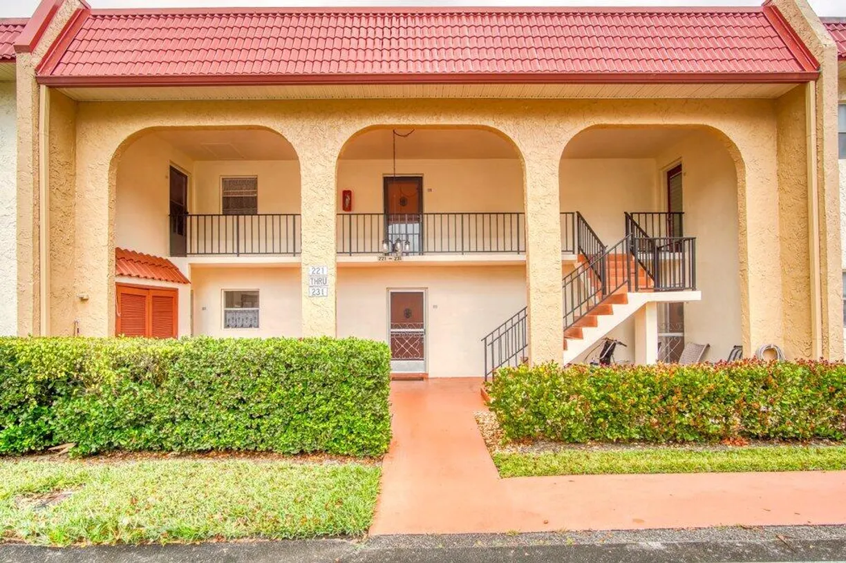 South Florida Real Estate | View 223 Lake Frances Drive | 2 Beds, 2 Baths