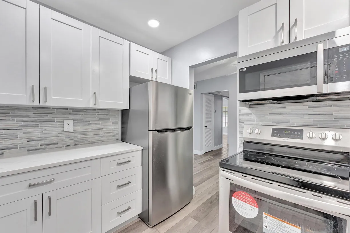 South Florida Real Estate | View 6700 NE 22nd Way, 2212 | 2 Beds, 1 Bath