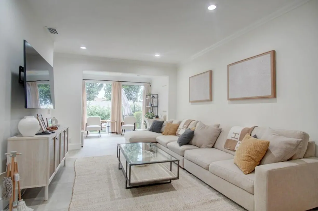 South Florida Real Estate | View 6744 Via Regina | 3 Beds, 2 Baths