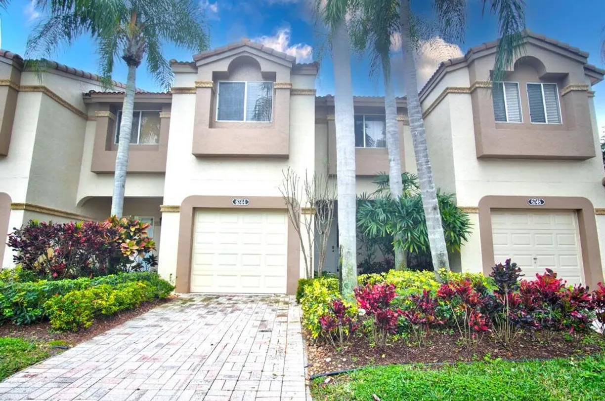 South Florida Real Estate | View 6744 Via Regina | Listing