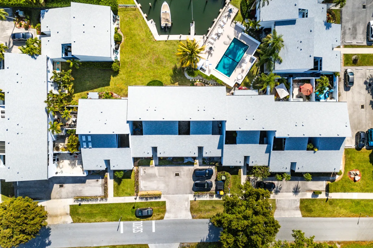 South Florida Real Estate | View 118 Castlewood Drive, 121 | Listing