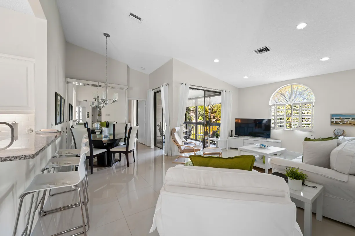 South Florida Real Estate | View 5415 Verona Drive, O | Listing