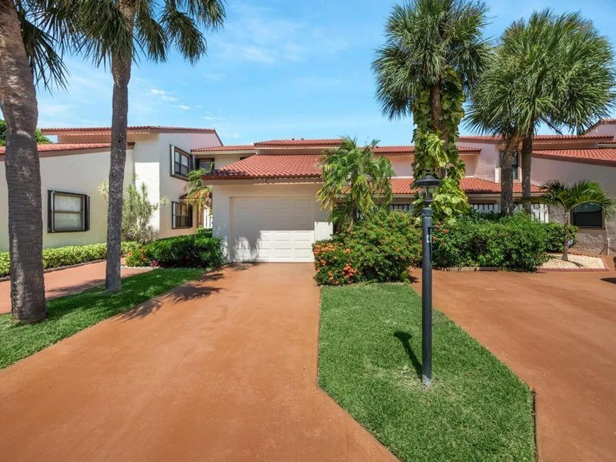 South Florida Real Estate | View 130 Palm Avenue, 4 | 3 Beds, 3 Baths