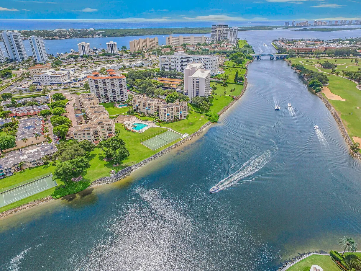 South Florida Real Estate | View 364 Golfview 307 Road, 307 | 2 Beds, 2 Baths