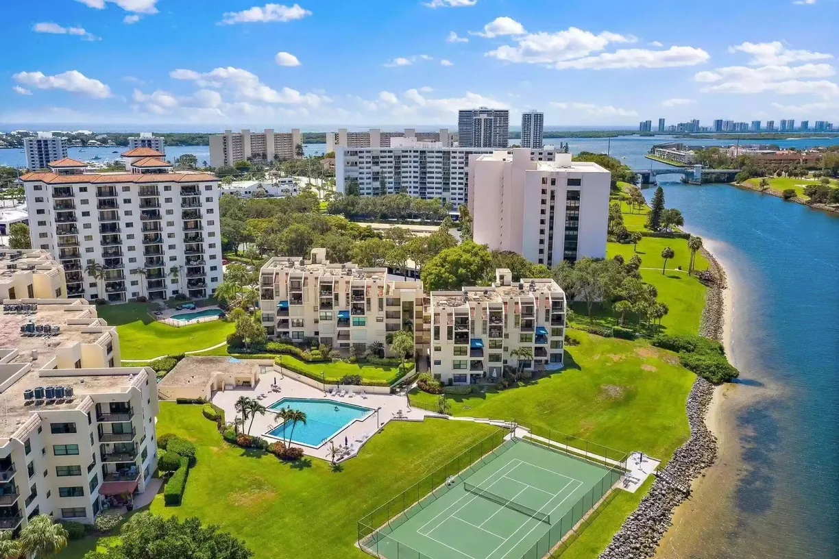 South Florida Real Estate | View 364 Golfview 307 Road, 307 | Listing
