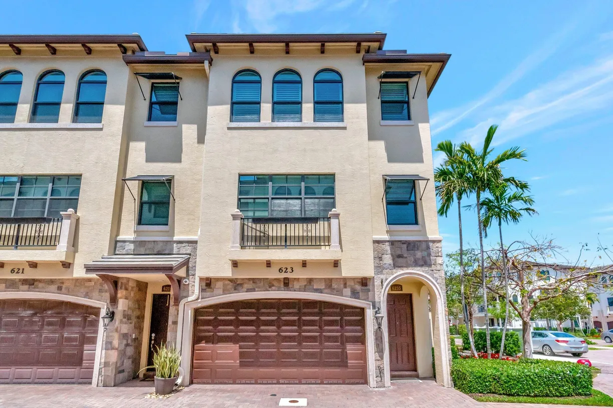 South Florida Real Estate | View 623 Windward Circle | Listing
