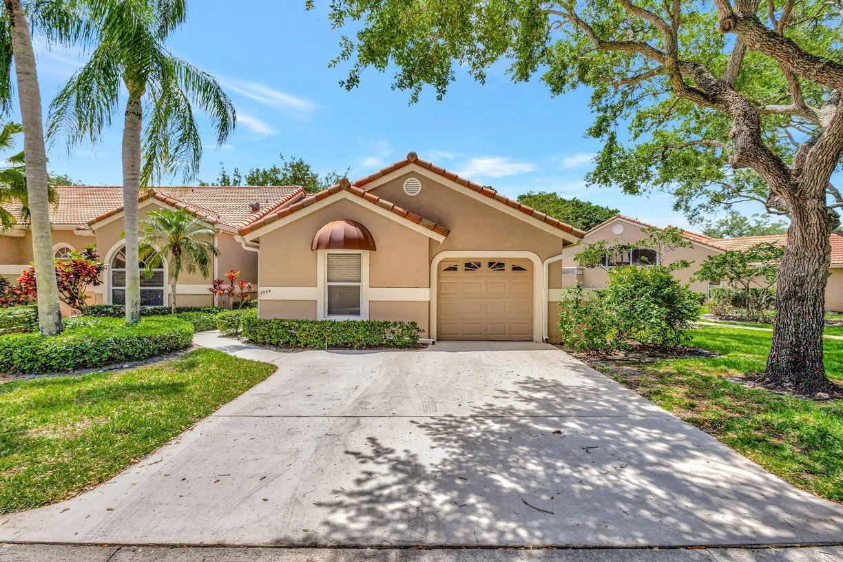 South Florida Real Estate | View 1904 Rosewood Way | 3 Beds, 2 Baths