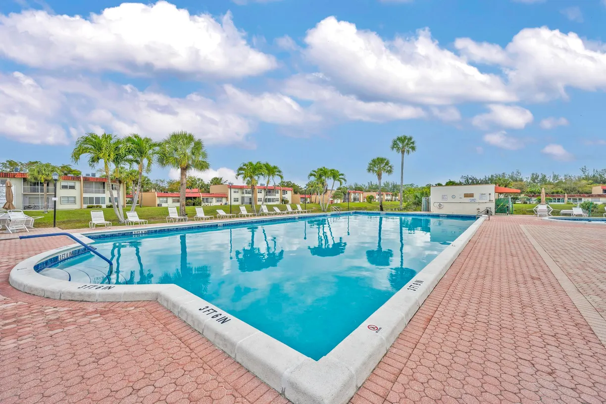 South Florida Real Estate | View 185 Lake Evelyn Drive | 1 Bed, 1 Bath