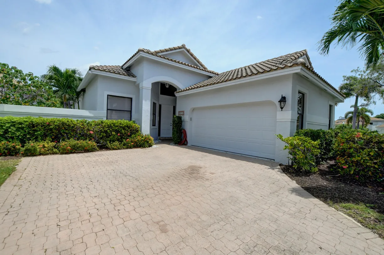 South Florida Real Estate | View 5213 Via De Amalfi Drive | Listing