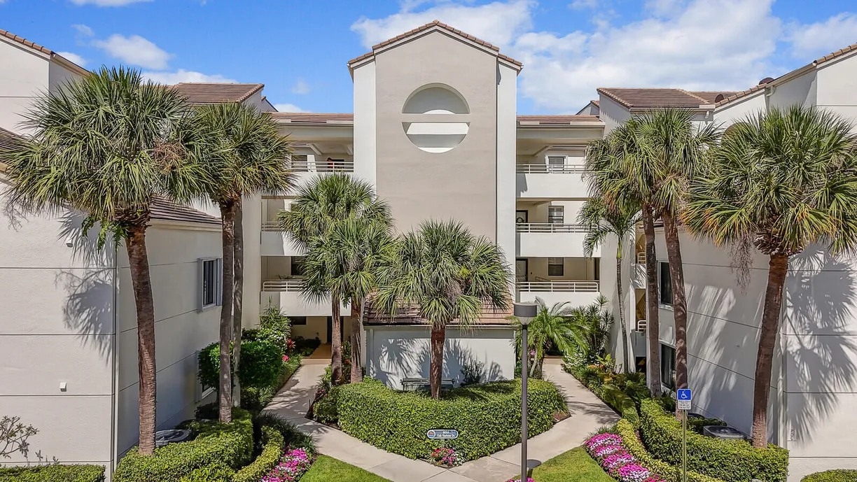 South Florida Real Estate | View 821 Oak Harbour Drive | Listing
