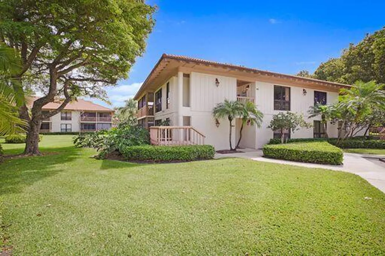 South Florida Real Estate | View 167 Brackenwood Road | 2 Beds, 2 Baths