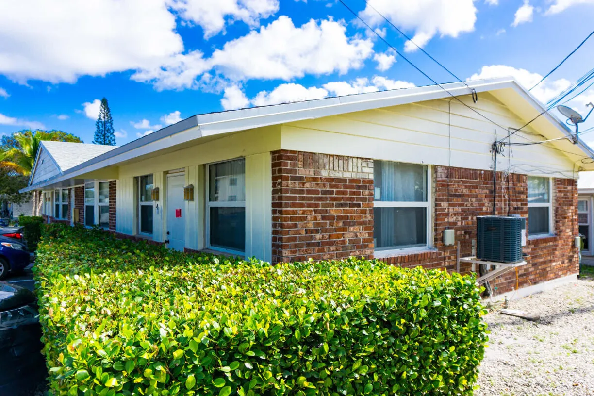South Florida Real Estate | View 1431 N Federal Highway, 4 | 1 Bed, 1 Bath