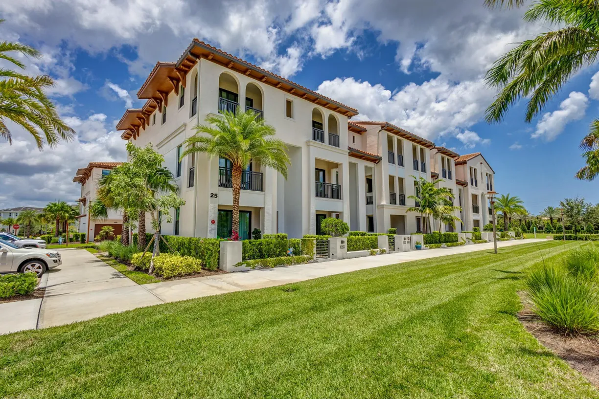 South Florida Real Estate | View 12520 Gross Pointe Drive | Listing