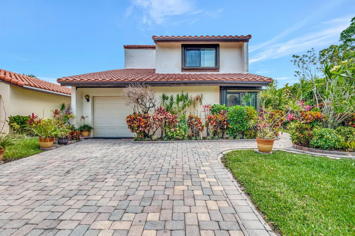 South Florida Real Estate | View 2825 Sand Pine Court | 4 Beds, 2 Baths