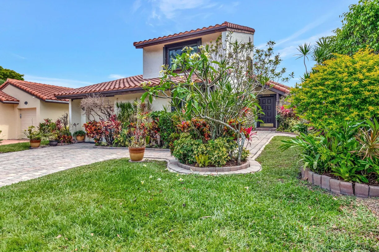South Florida Real Estate | View 2825 Sand Pine Court | Listing