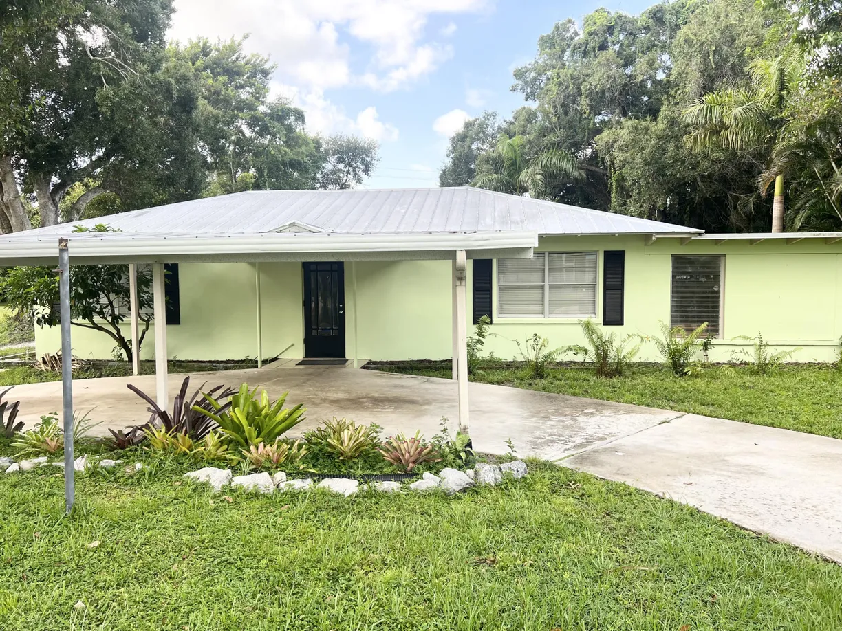 South Florida Real Estate | View 515 SW South Carolina Drive | Listing