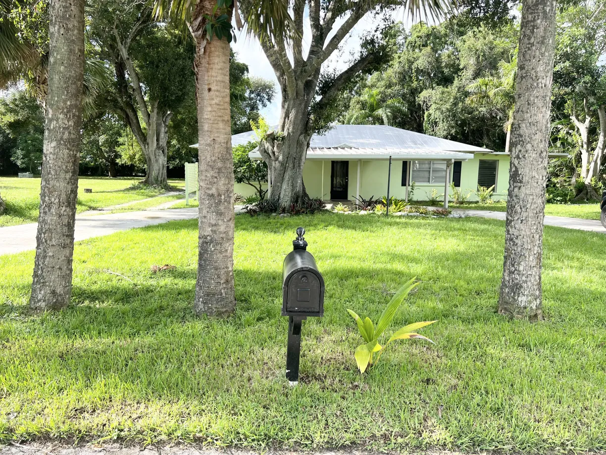 South Florida Real Estate | View 515 SW South Carolina Drive | Listing