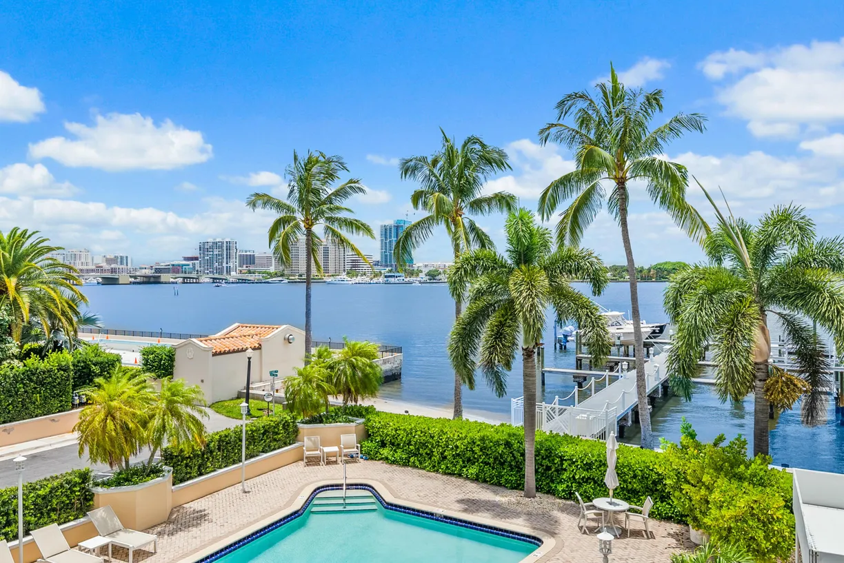 South Florida Real Estate | View 250 Bradley Place, 301 | 1 Bed, 1 Bath