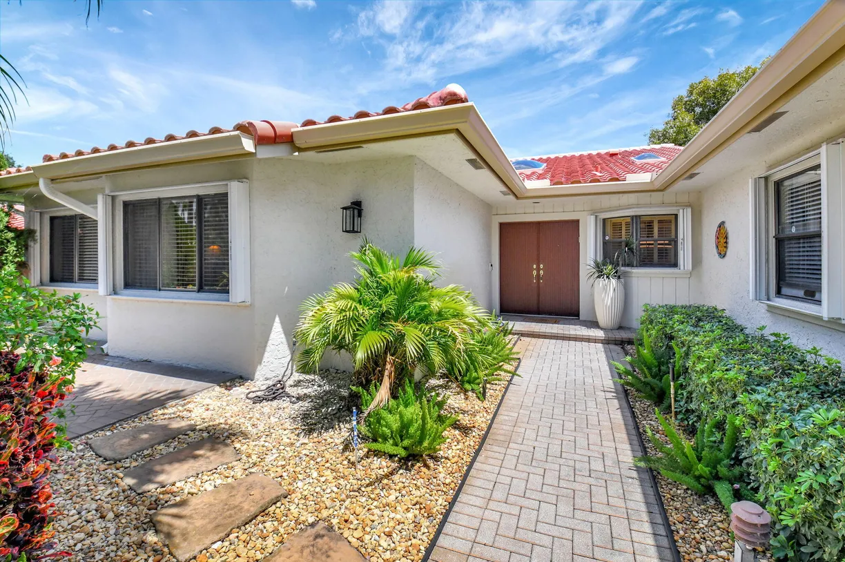 South Florida Real Estate | View 18 Bristol Lane | Listing