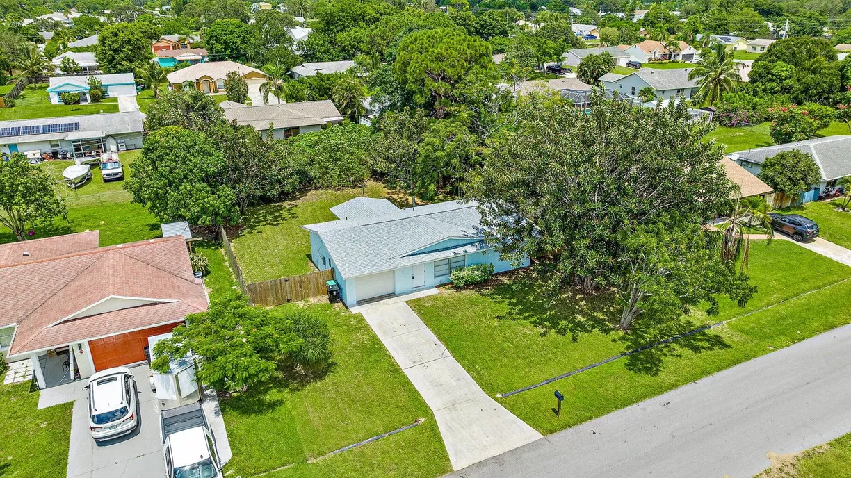 South Florida Real Estate | View 1549 SE Minorca Avenue | Listing