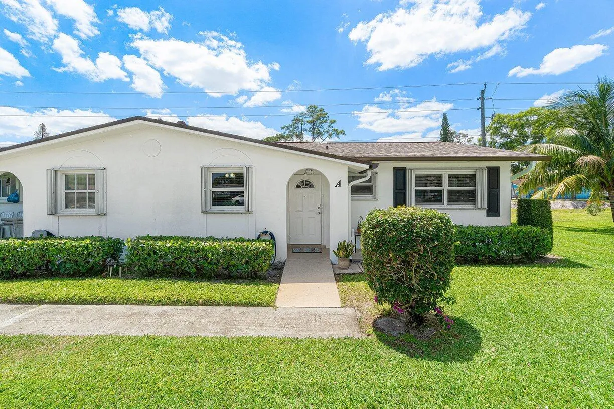 South Florida Real Estate | View 2936 Crosley Drive, A | 2 Beds, 1 Bath