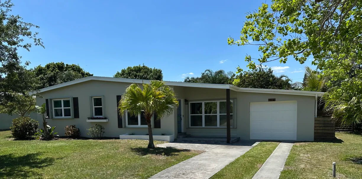South Florida Real Estate | View 510 Saunders Street | 2 Beds, 1 Bath