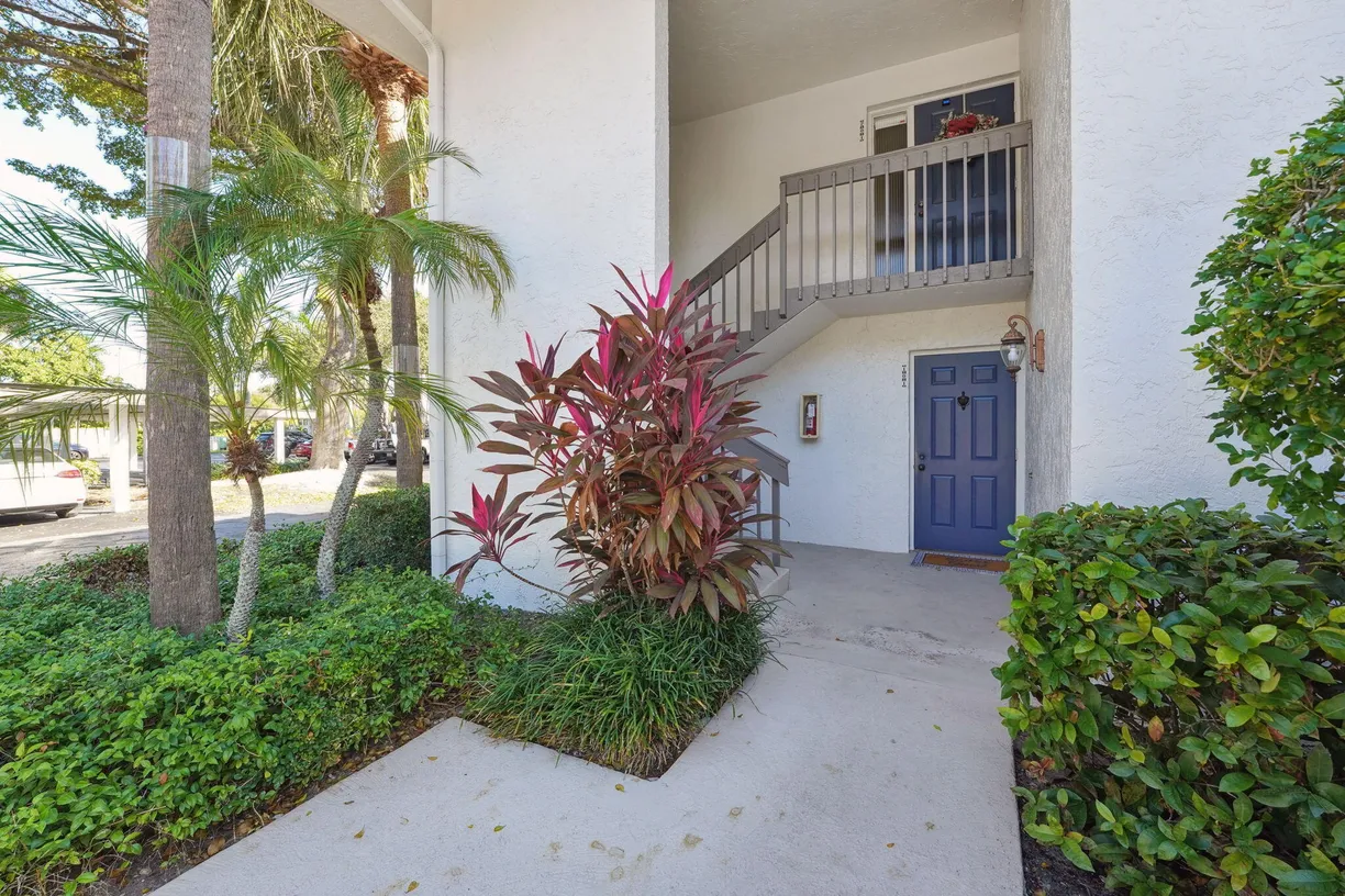South Florida Real Estate | View 100 Pelican Pointe Drive, 101 | Listing