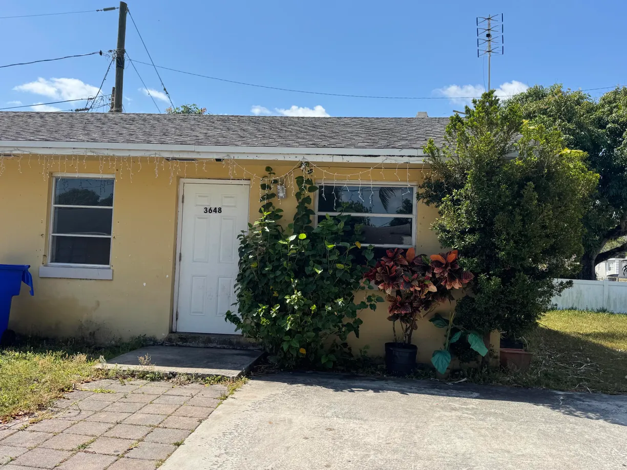 South Florida Real Estate | View 3648 Coconut Road | 1 Bed, 1 Bath