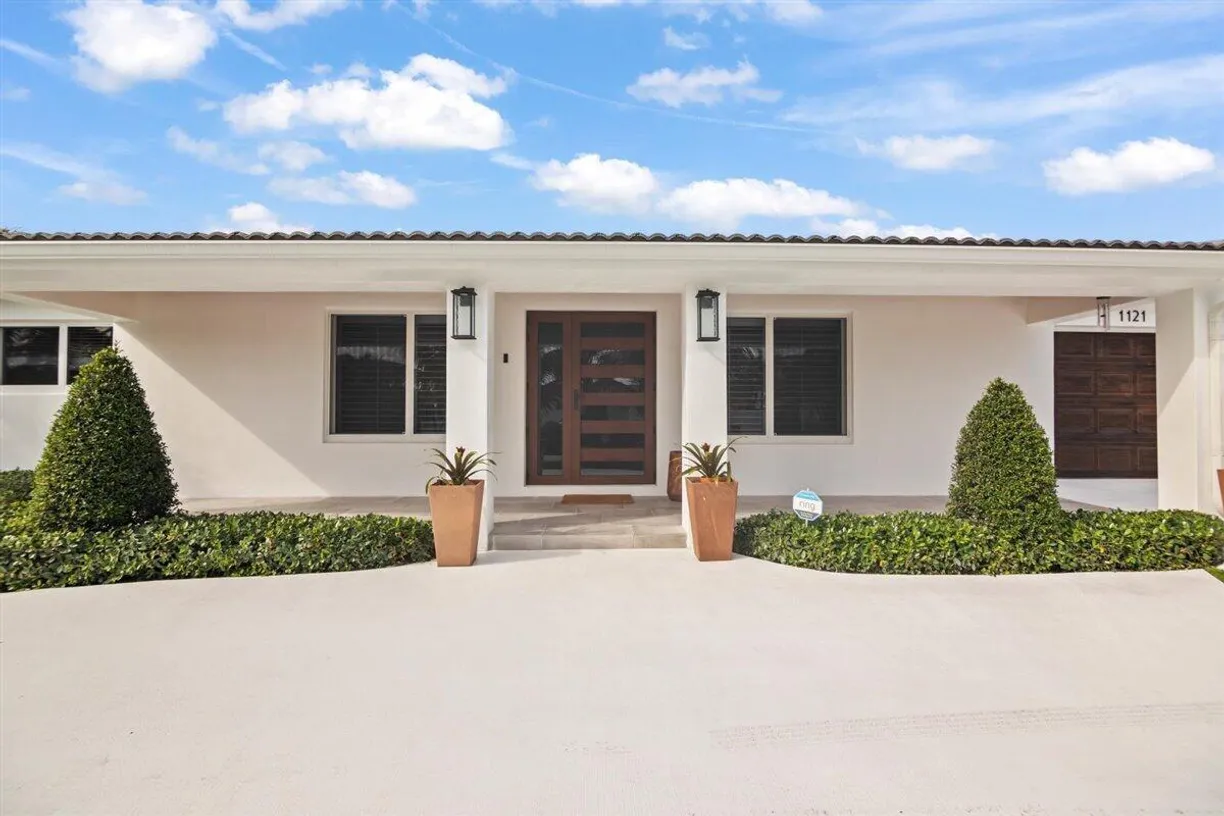 South Florida Real Estate | View 1121 SE 14th Terrace | 3 Beds, 3 Baths