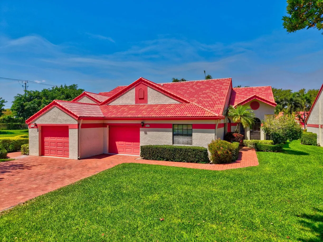 South Florida Real Estate | View 7624 Lexington Club B Boulevard, B | 3 Beds, 2 Baths