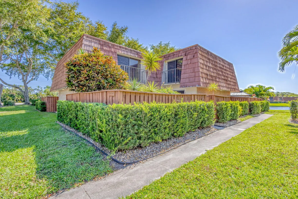 South Florida Real Estate | View 736 Buttonwood Lane | 2 Beds, 2 Baths