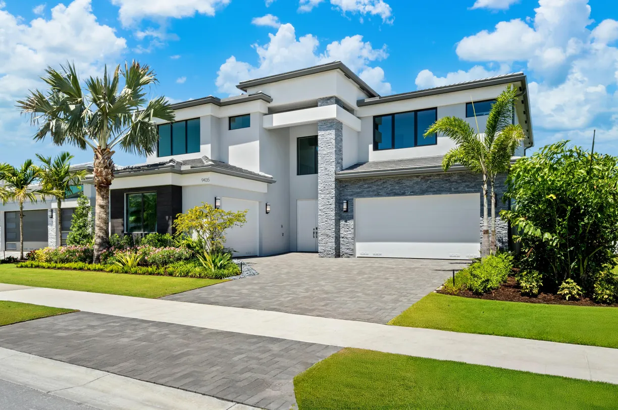 South Florida Real Estate | View 9435 Royal Woods Manor | 6 Beds, 6 Baths