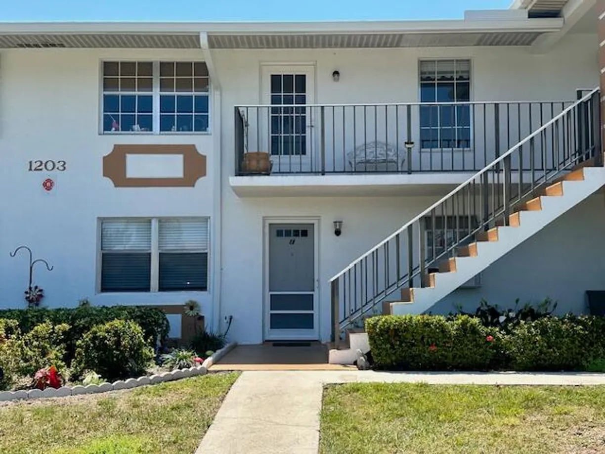 South Florida Real Estate | View 1203 S Lakes End Drive, E-1 | 2 Beds, 2 Baths