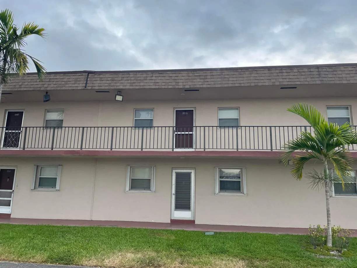 South Florida Real Estate | View 200 Bonnie Boulevard, 123 | 1 Bed, 1 Bath