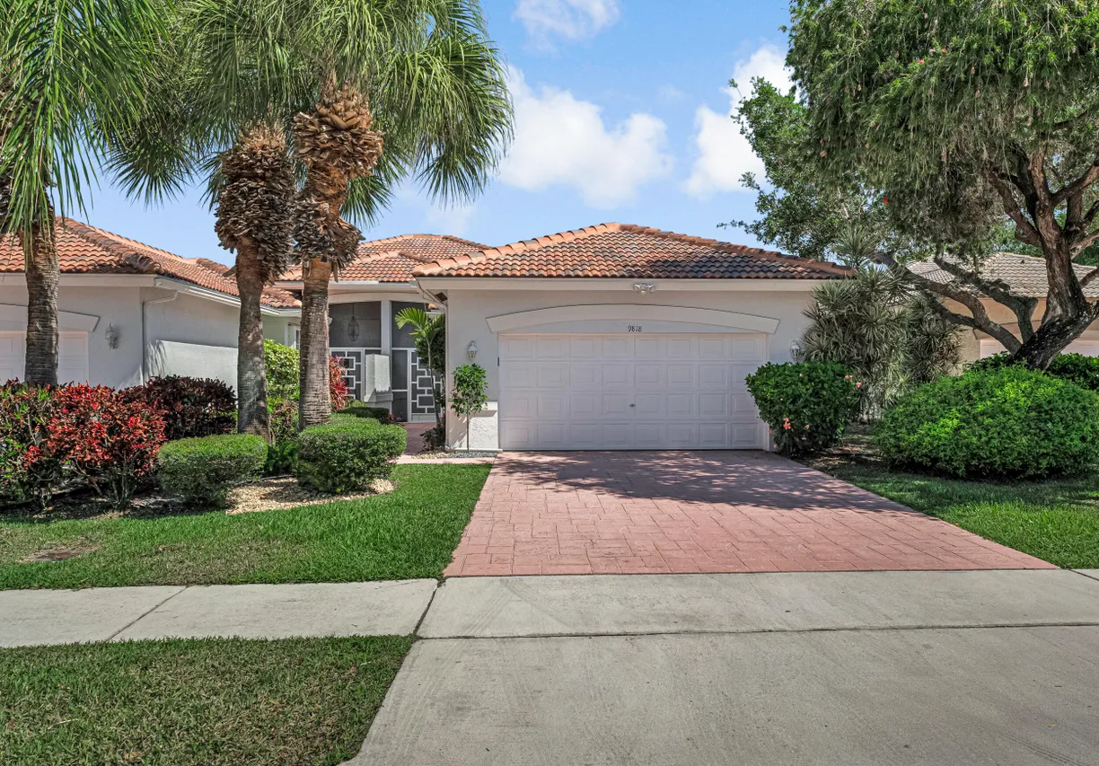 South Florida Real Estate | View 9818 Crescent View Drive | 3 Beds, 2 Baths