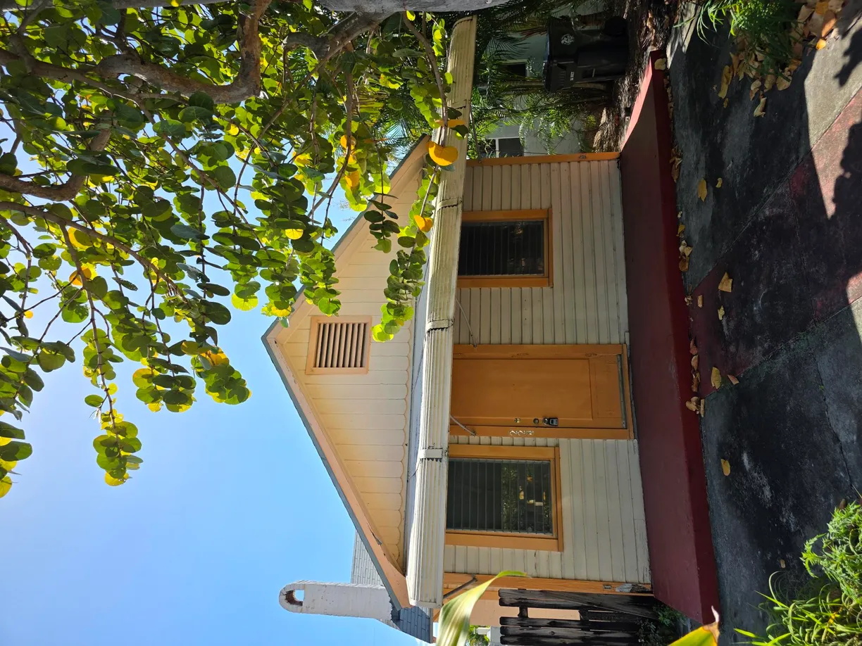 South Florida Real Estate | View 224 N L Street | 2 Beds, 1 Bath