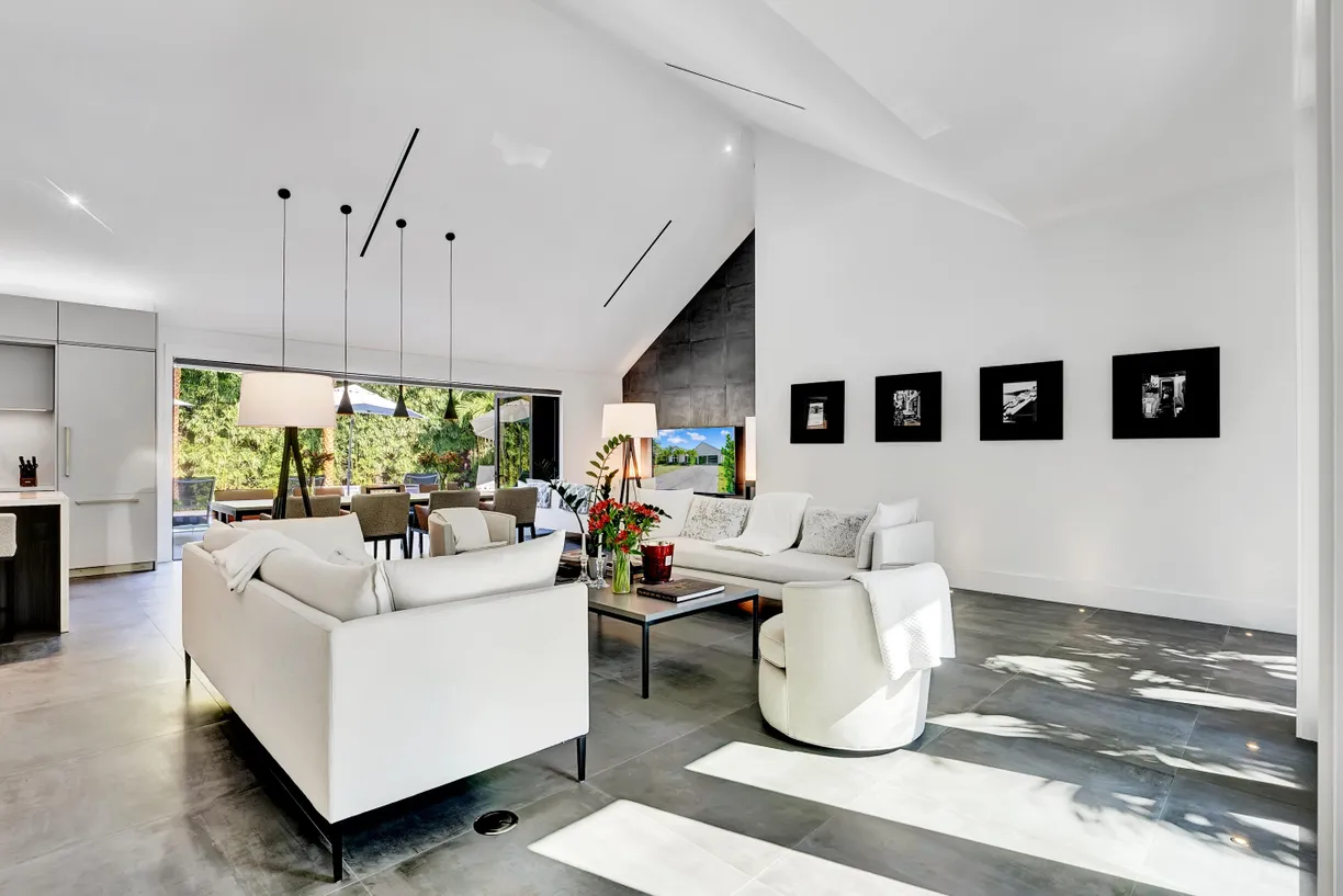 South Florida Real Estate | View 1275 N Swinton Avenue | 3 Beds, 4 Baths