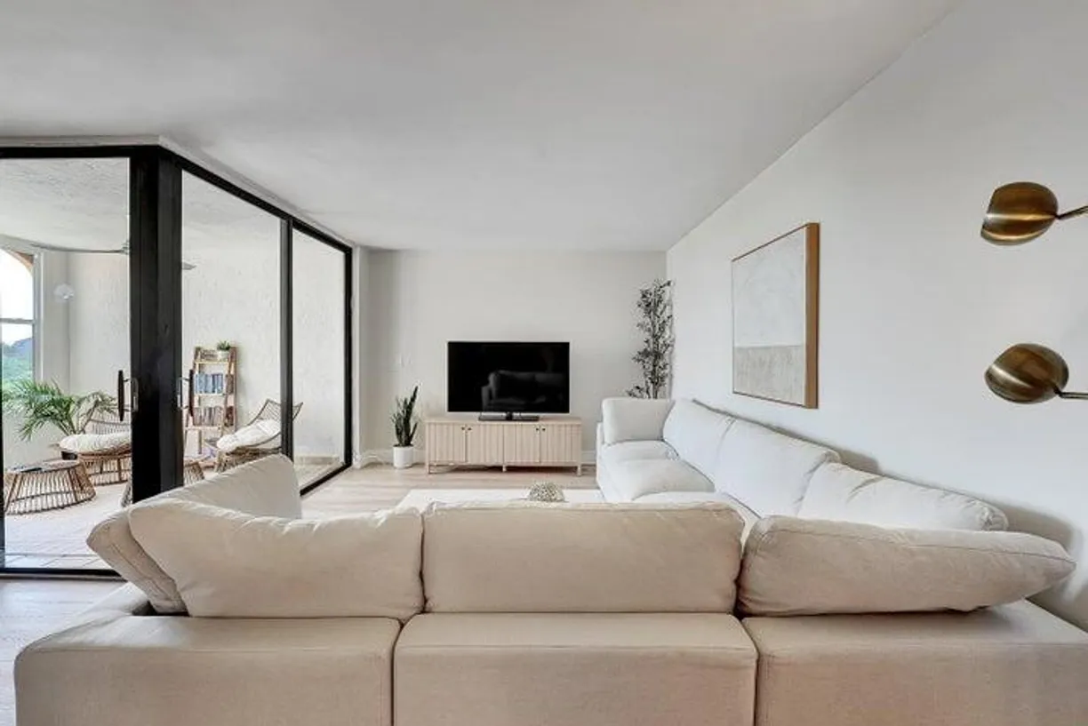 South Florida Real Estate | View 500 Egret Circle, 8503 | Listing