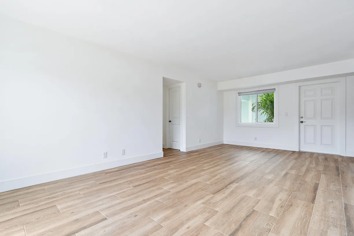 South Florida Real Estate | View 401 Southwind Drive, 1 | Listing