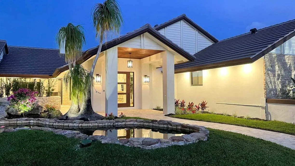 South Florida Real Estate | View 910 Greensward Lane | Listing
