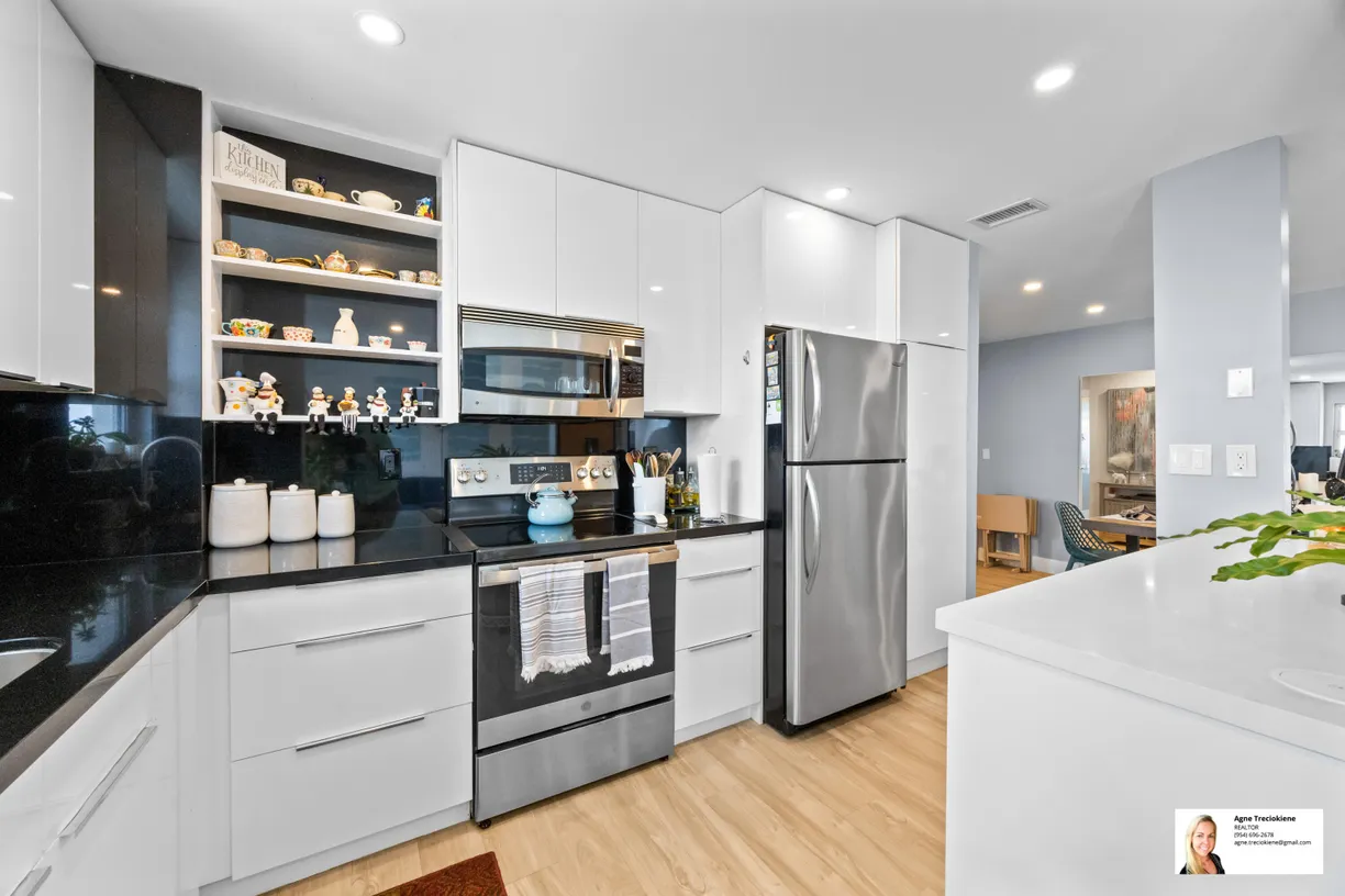 South Florida Real Estate | View 137 Golden Isles Drive, 1605 | 2 Beds, 2 Baths