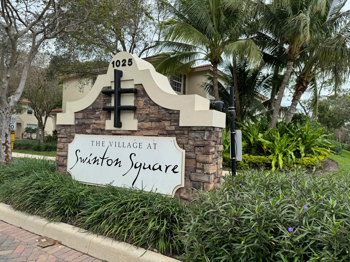 South Florida Real Estate | View 1015 Ventnor Avenue, 3g | 3 Beds, 2 Baths