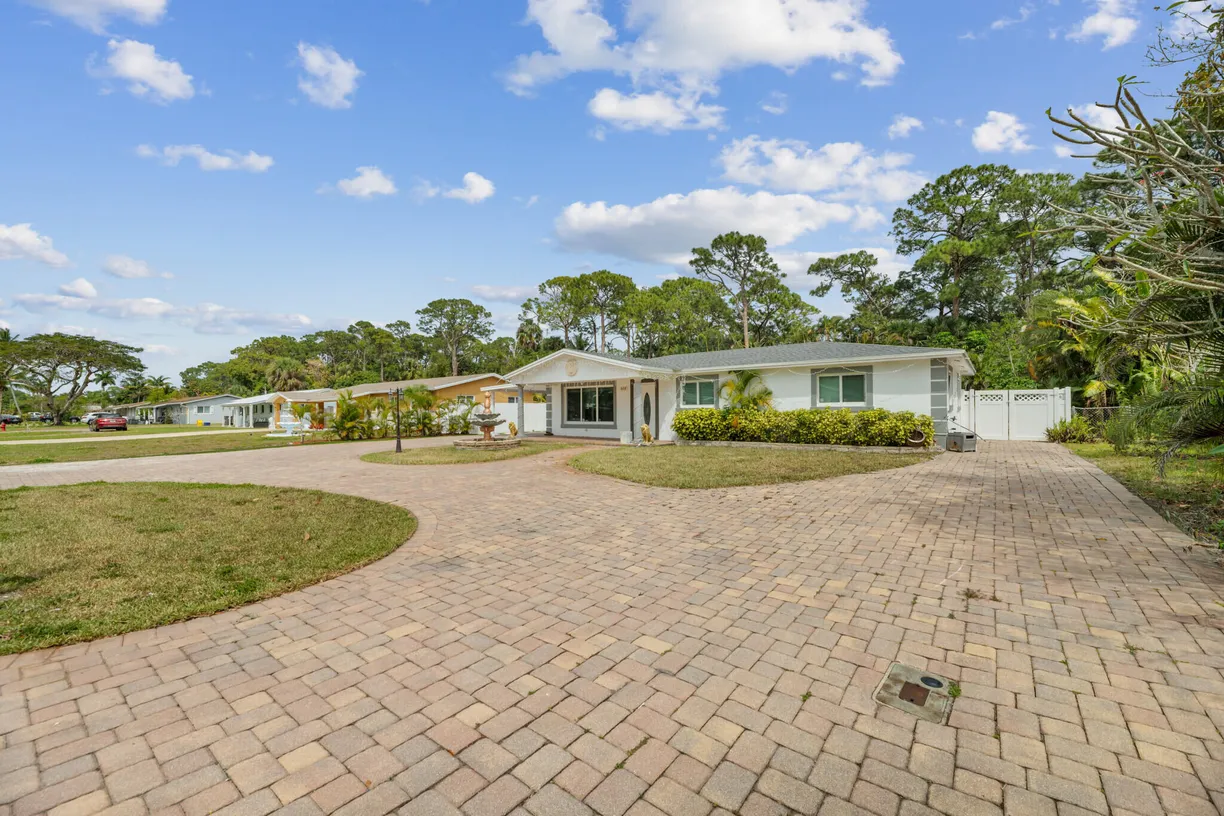 South Florida Real Estate | View 410 Forest Estate Drive | Listing