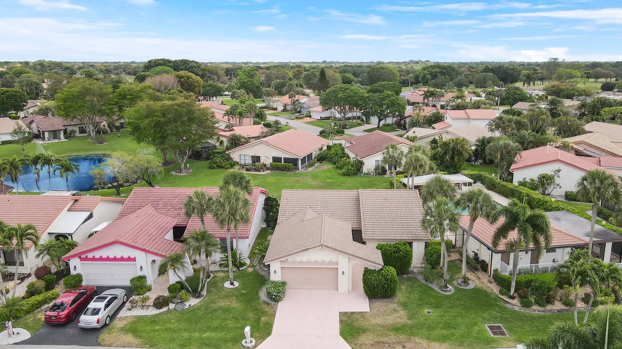 South Florida Real Estate | View 5695 Lakeview Mews Drive | 2 Beds, 2 Baths