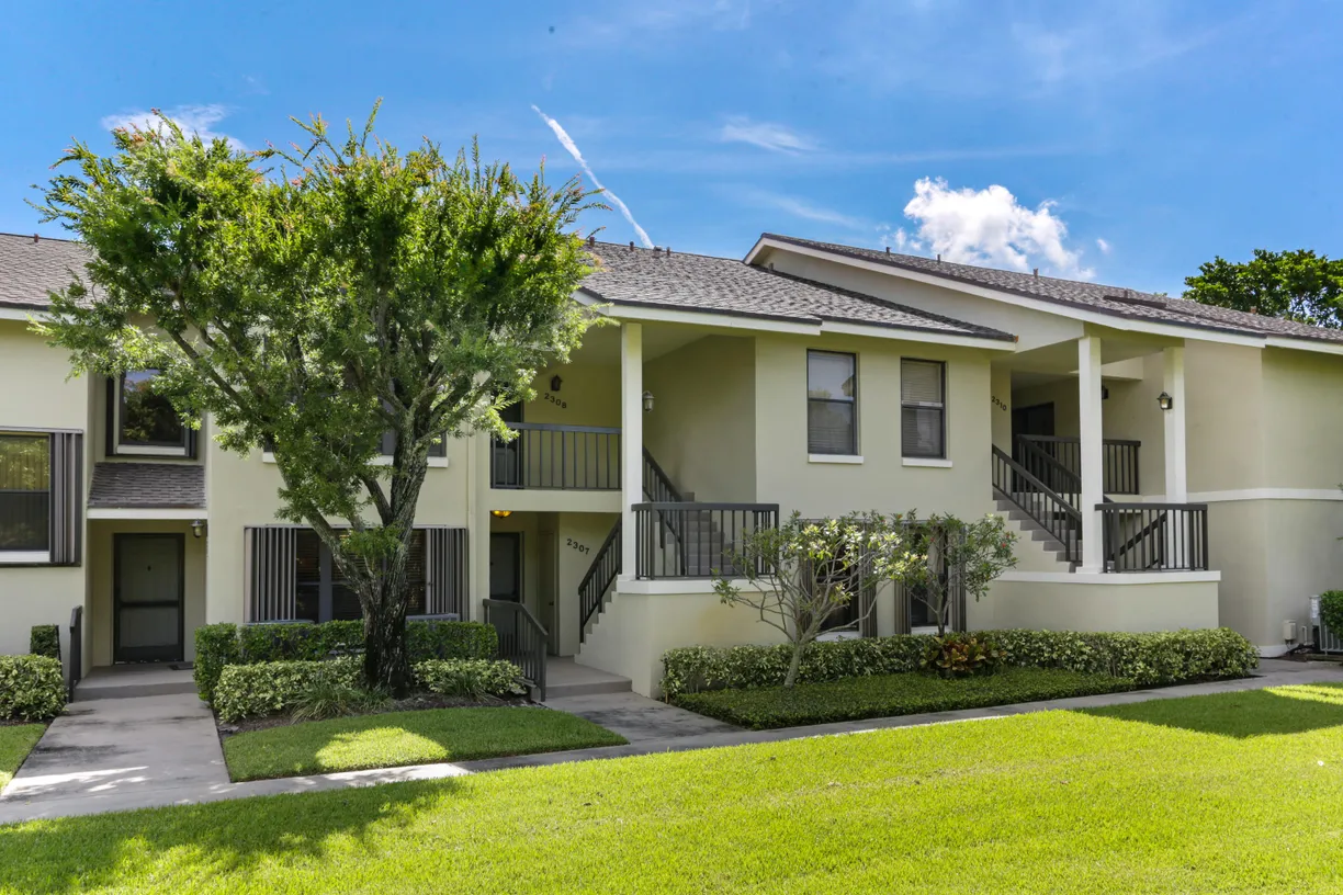 South Florida Real Estate | View 2306 Fairway Drive | Listing