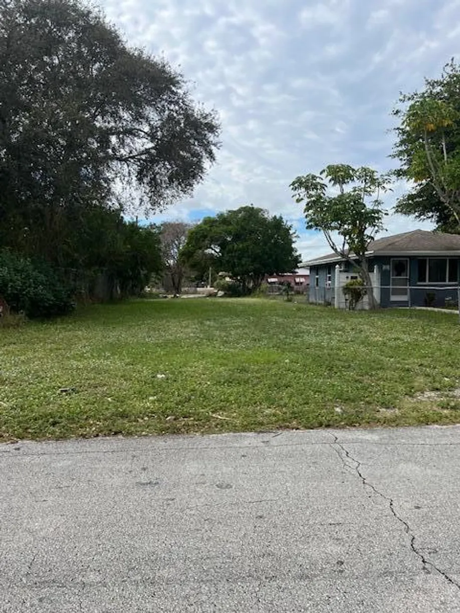 South Florida Real Estate | View 11 NW Nw Avenue