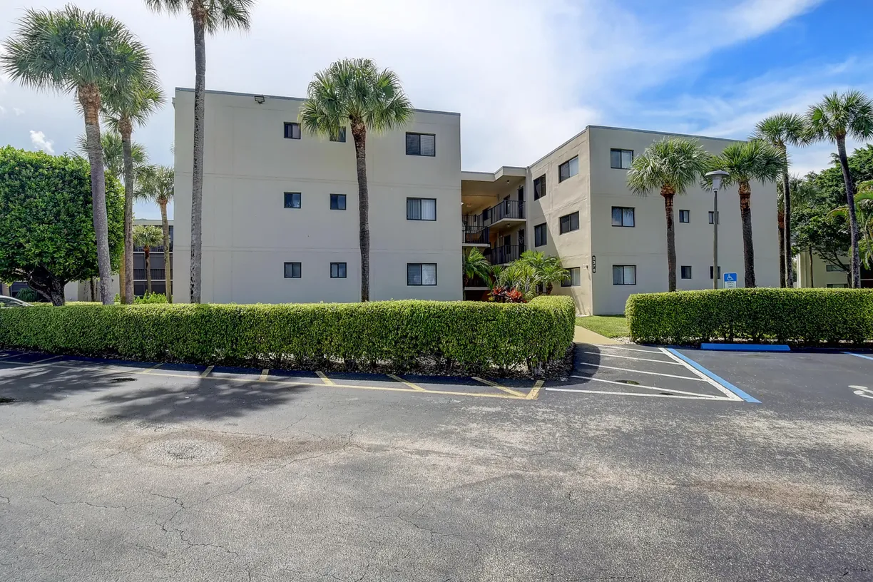 South Florida Real Estate | View 5370 Las Verdes Circle, 324 | Listing