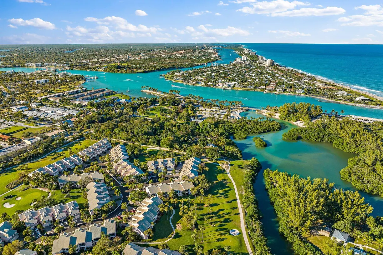 South Florida Real Estate | View 4105 N Fairway Drive | 2 Beds, 2 Baths